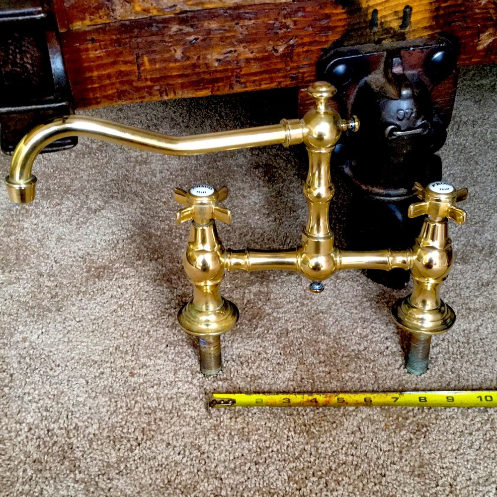 Newport Brass ‘Fairfield’ bridge faucet